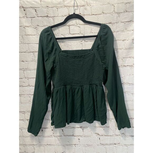 Old navy top - Picture 2 of 7